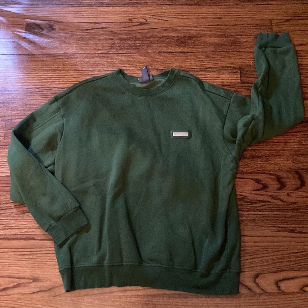 H&M green relaxed fit crew neck. A1